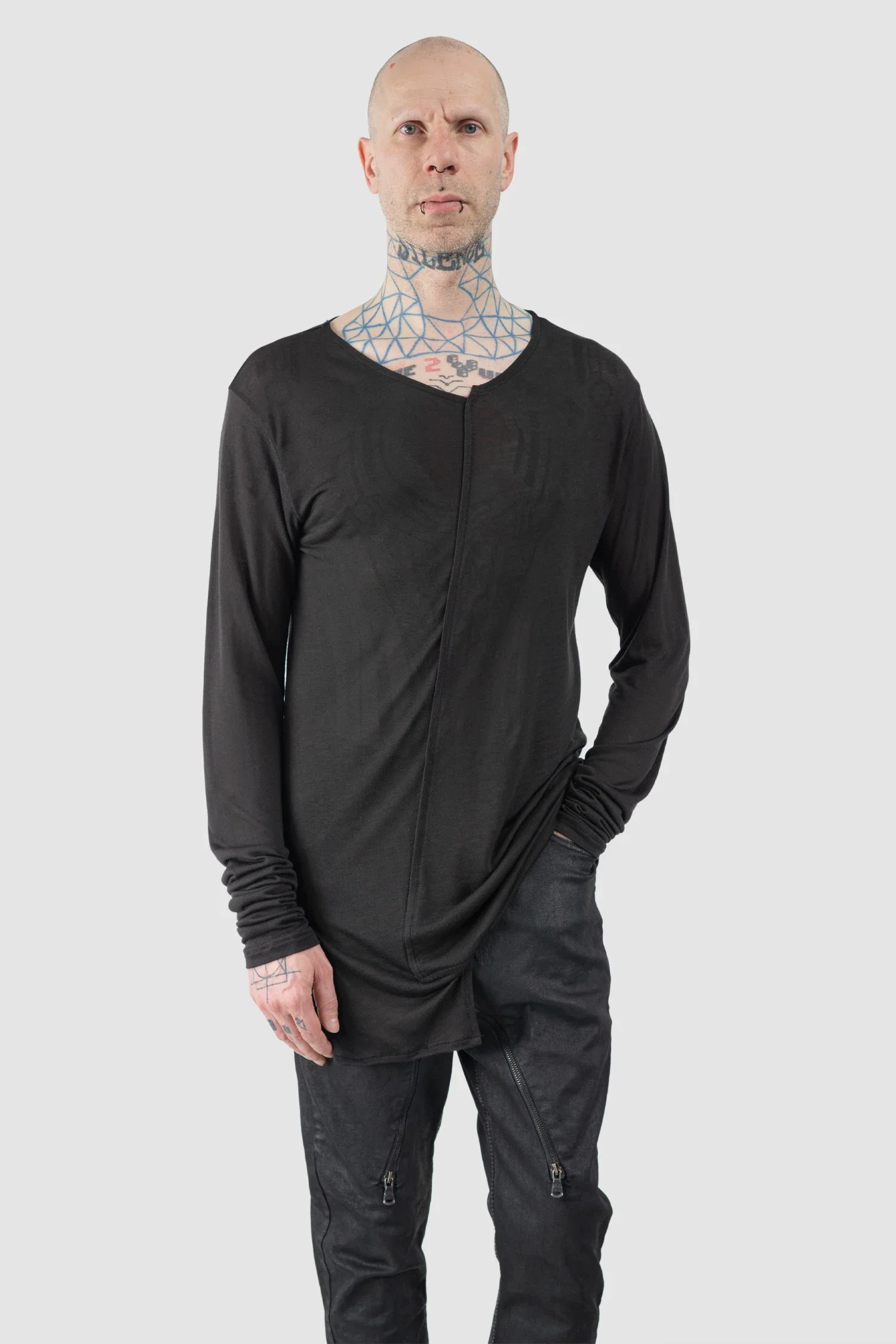 Black Asymmetrical V-Neck Long Sleeve T-Shirt - Image 8