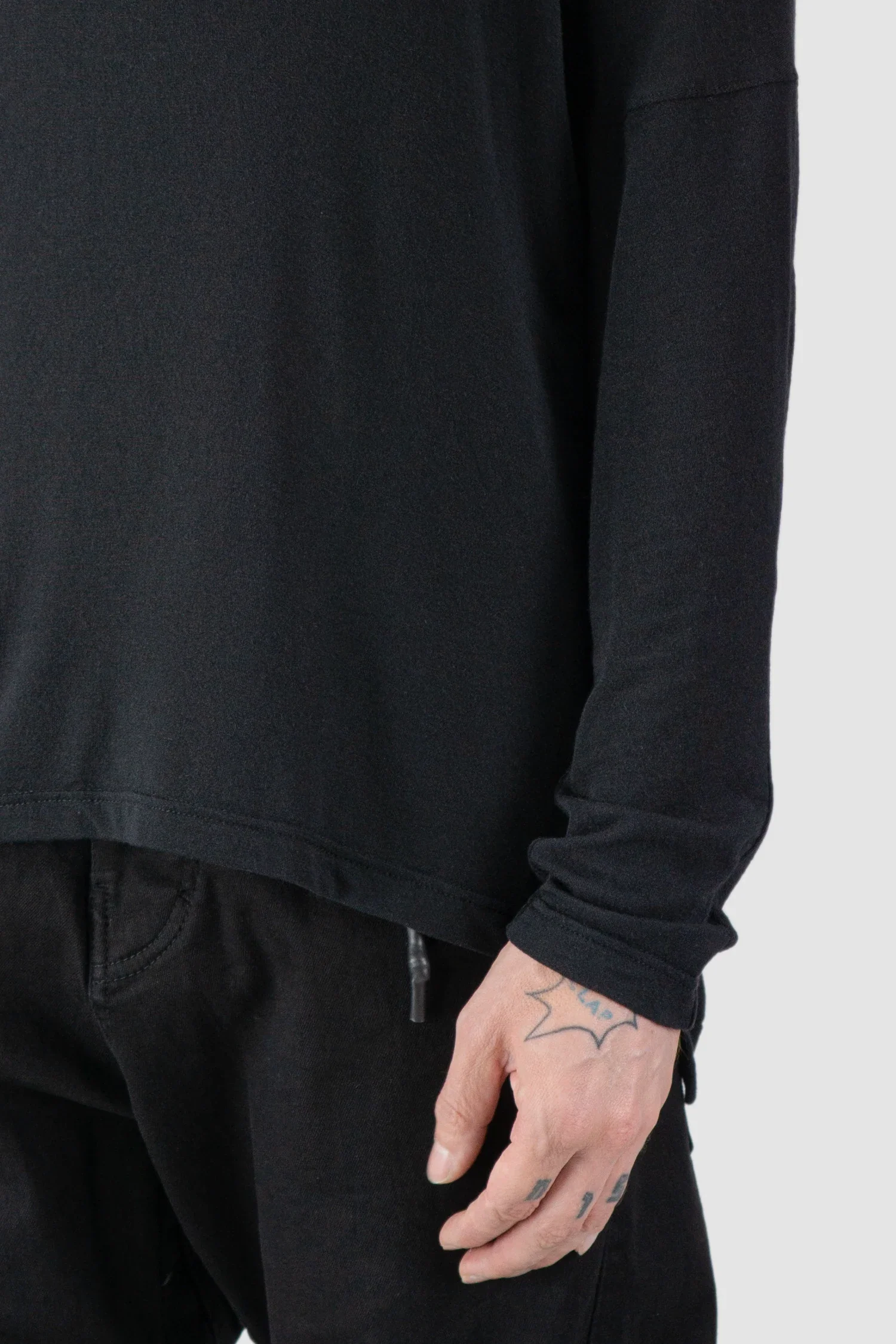 Black Elongated long sleeve Cashmere Blend T-Shirt - Image 3