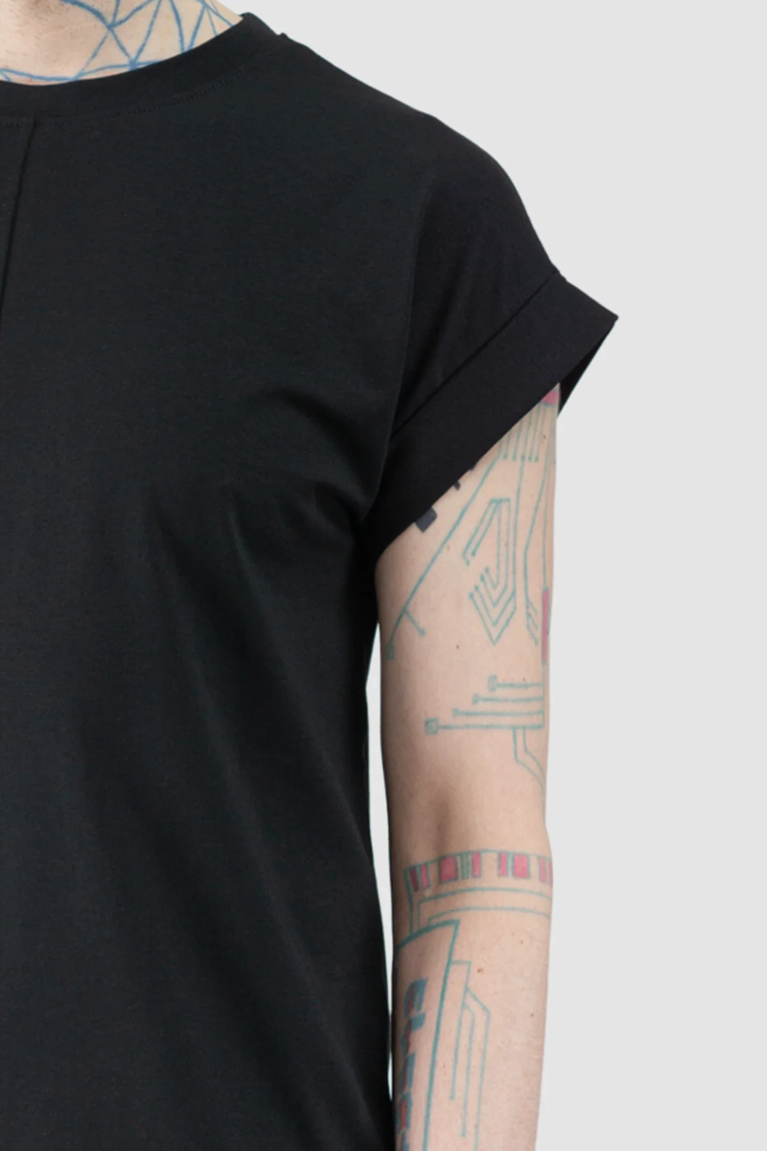 Black Front Seam Elastic Cotton T-Shirt - Image 4