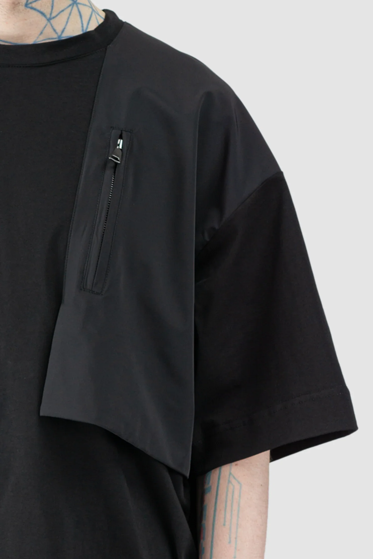 Black Oversized Pocket T-Shirt - Image 4