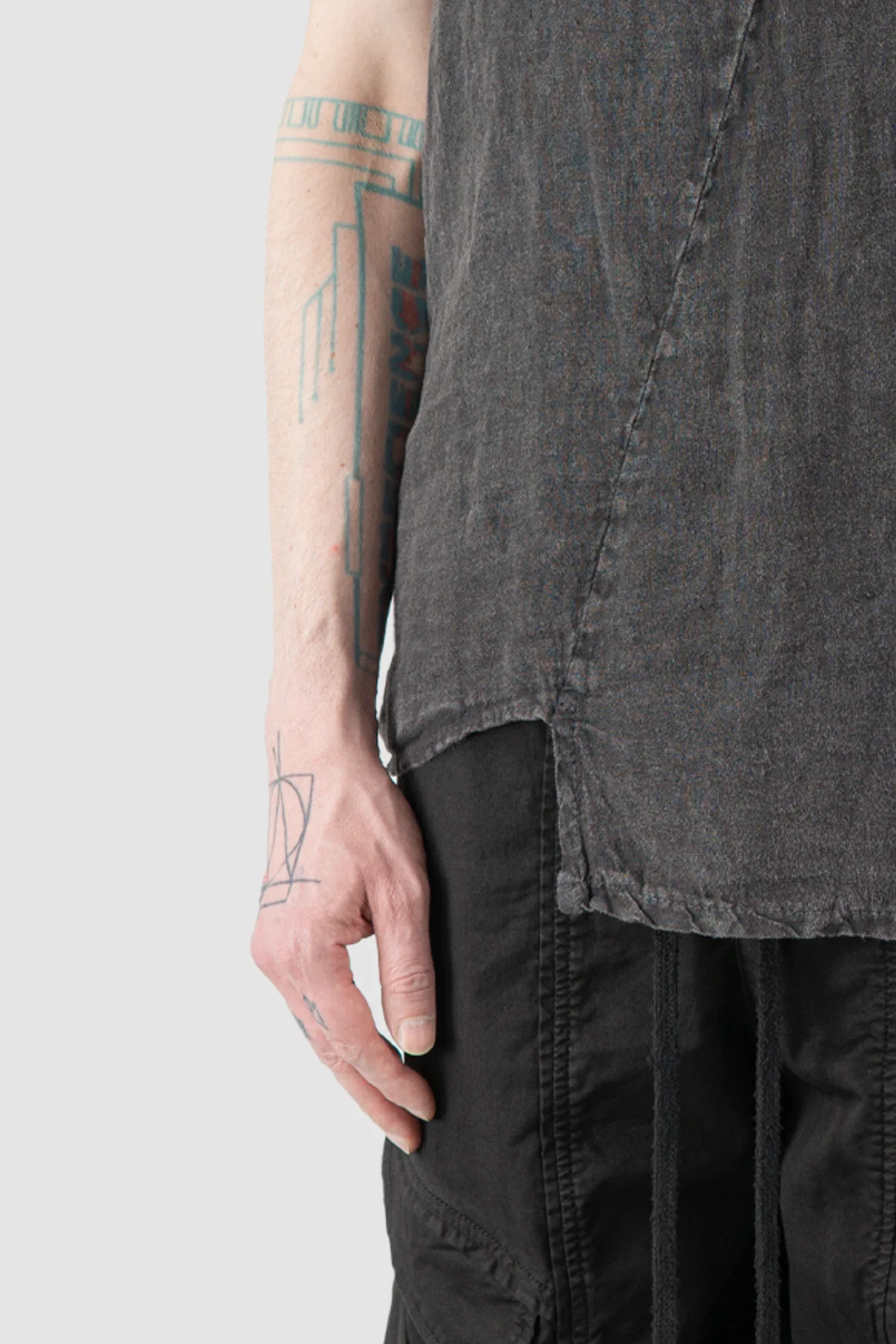 Dark Grey Marmorized Asymmetrical Linen T-Shirt - Image 4