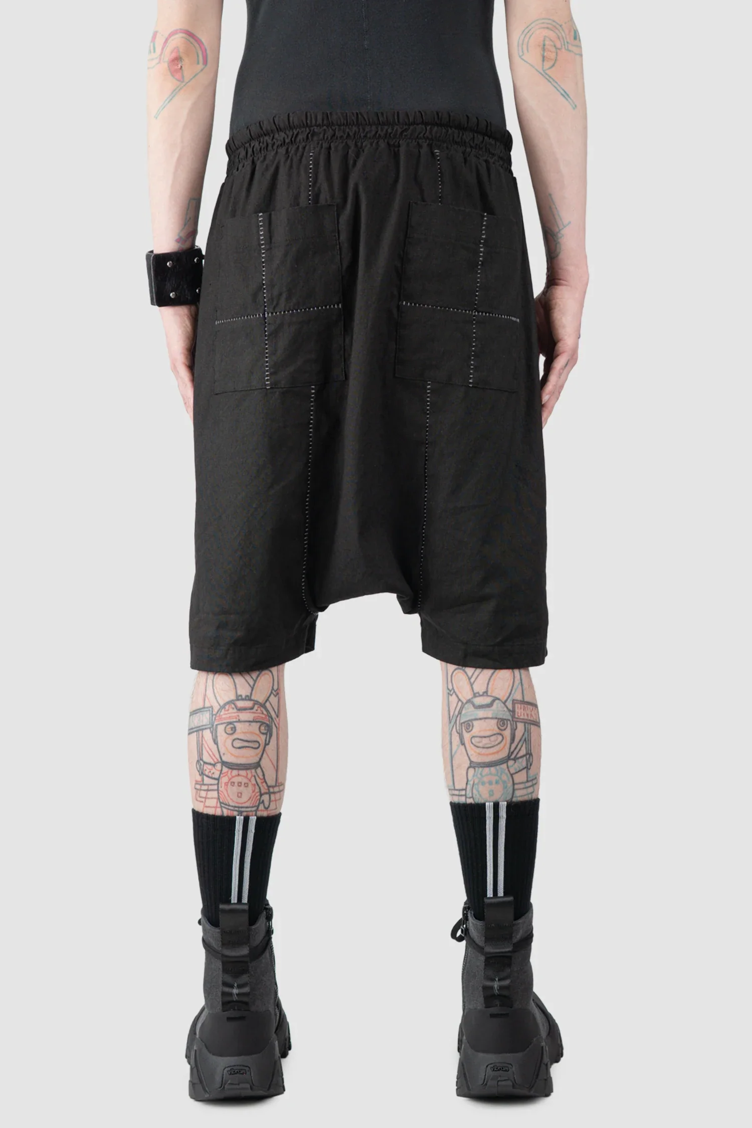 Black Linen Drop Crotch Shorts - Image 4
