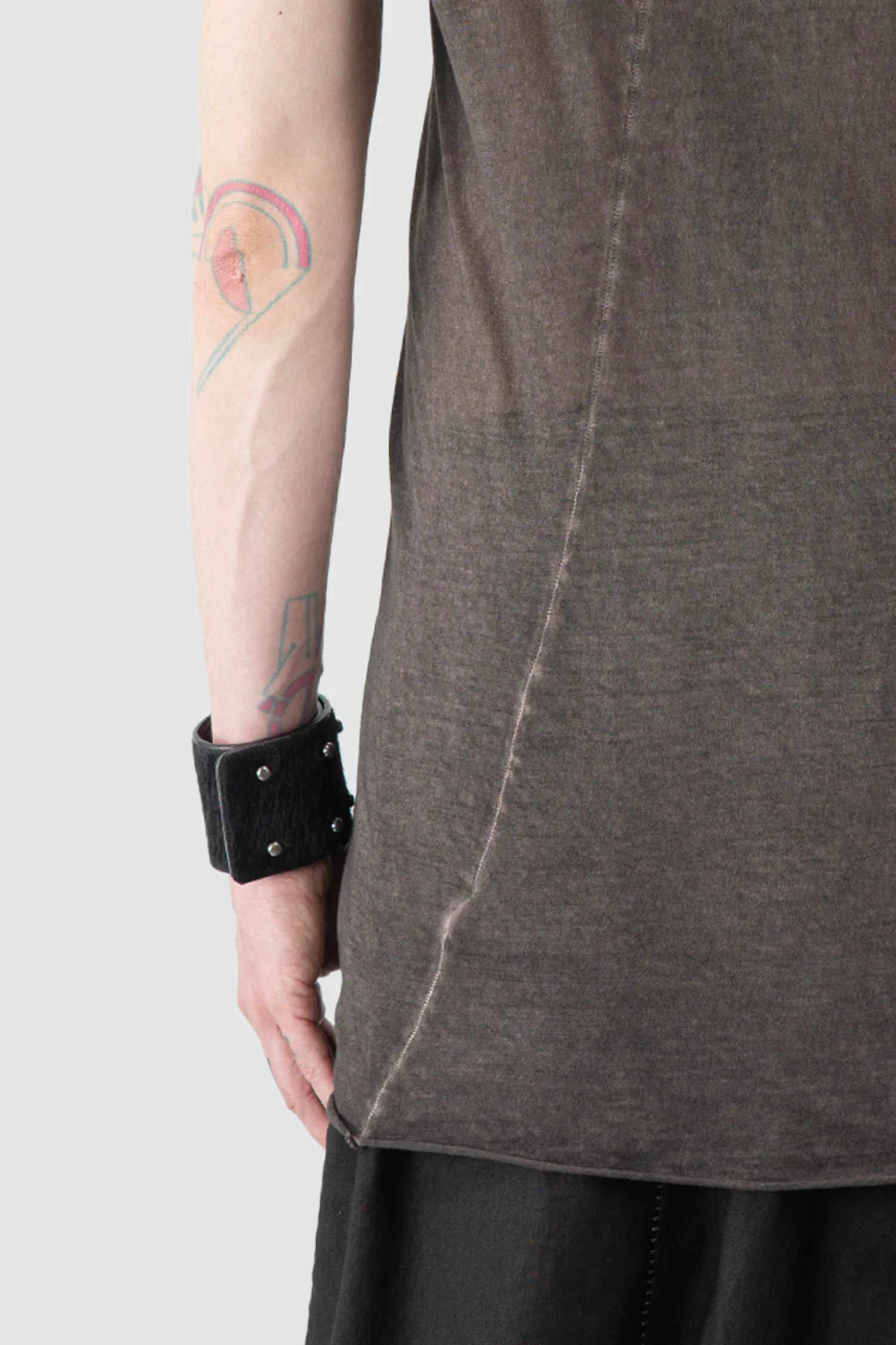 Brown Object Dyed Cotton T-Shirt with Curved Double Seam - Image 5