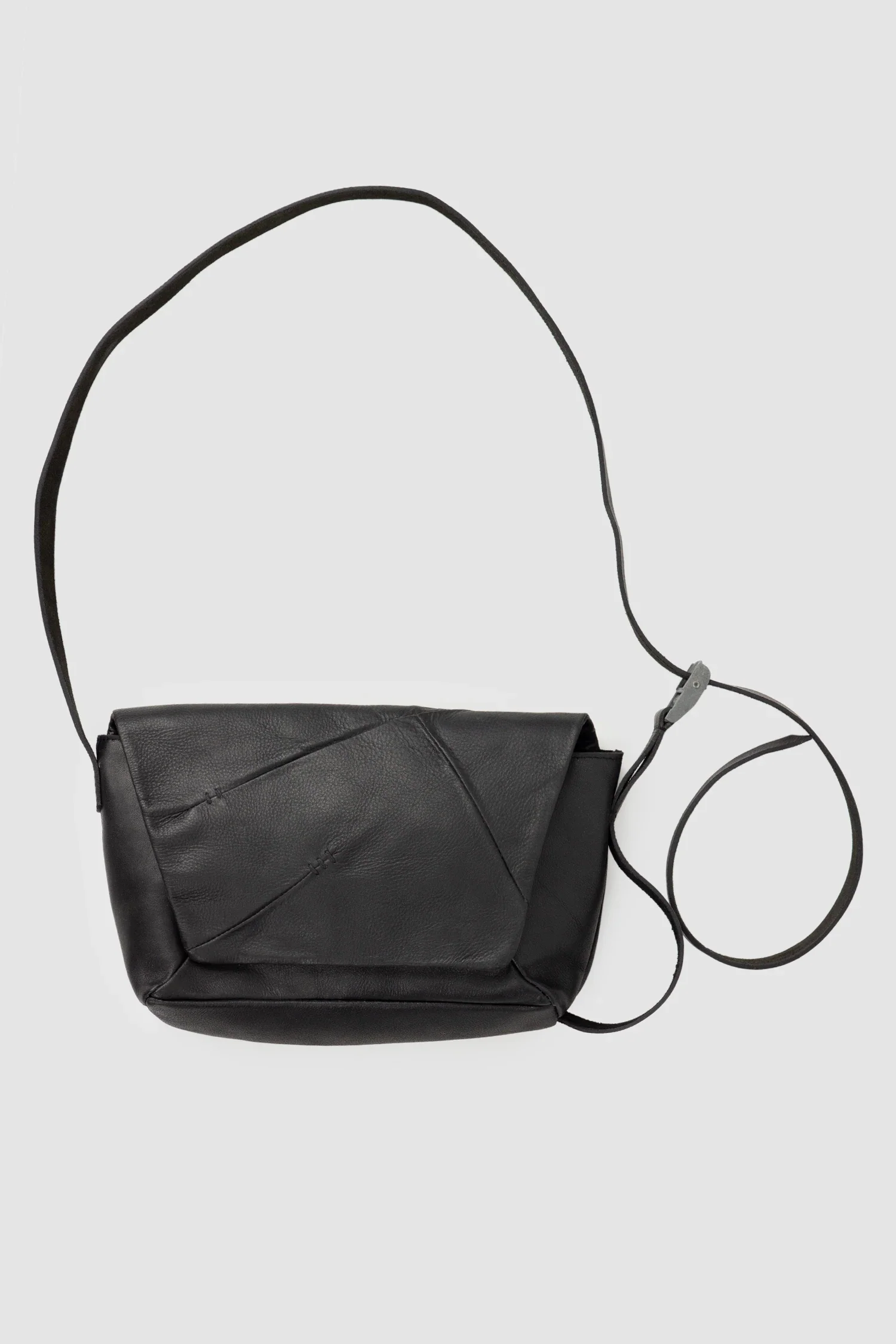 Black Geometric Fold-Over Messenger Leather Bag Werk 43P - Image 6