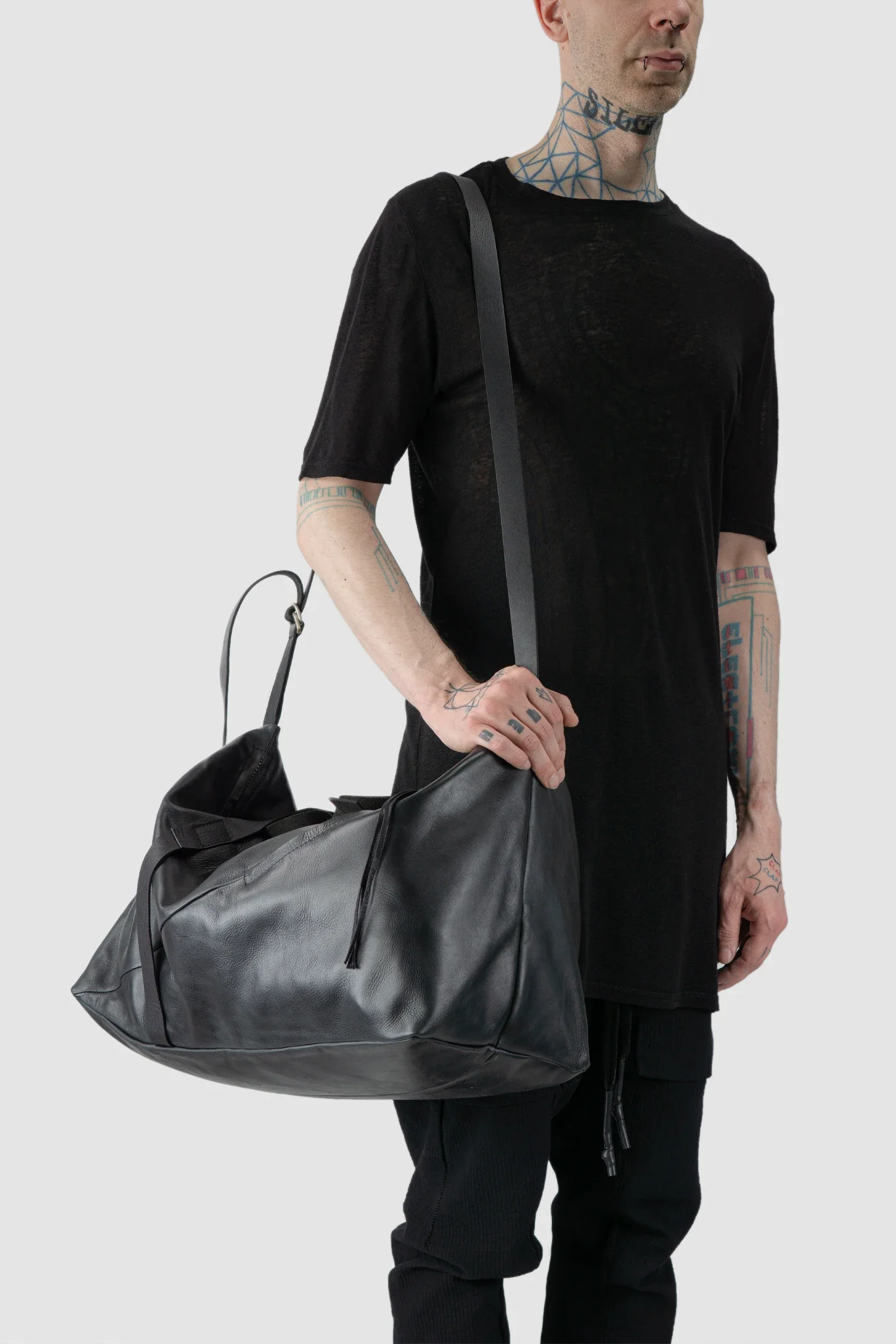 Black Soft Cow Leather Weekender Bag Cabin 1P - Image 2